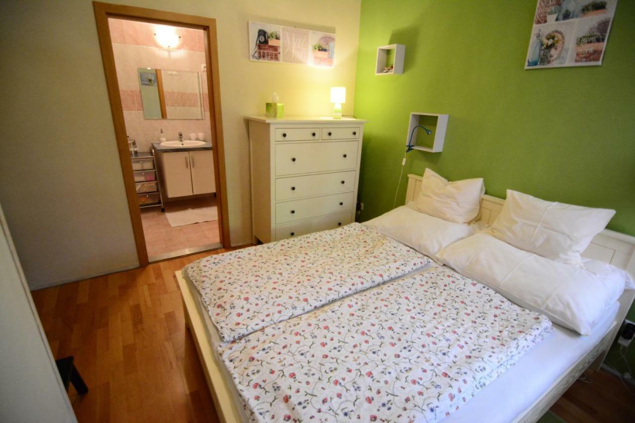 Downtown Garden Isle In Urban Style-free Parking Appartement Budapest